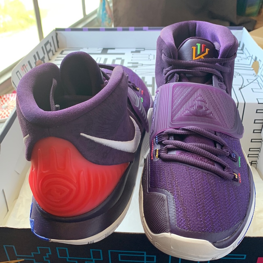 KYRIE 6 Grand Purple/White